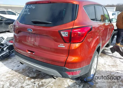 2019 Ford Escape Se z USA, uszkodzony, nr VIN 1FMCU0GD6KUC48464